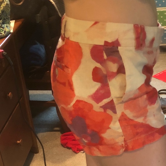 LOFT patterned shorts - Picture 2 of 3